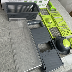 Più Venduto su Amazon NUOVO Tagliaverdure Mandolina Multifunzione 16 in 1 per Cucina Affetta Verdure e Cipolle - Product Image 2