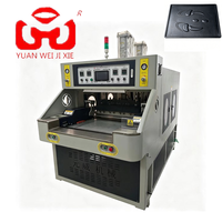 Machine de soudage à table coulissante automatique de qualité supérieure pour le gaufrage et le façonnage des semelles de chaussures en cuir et des empeignes de sandales