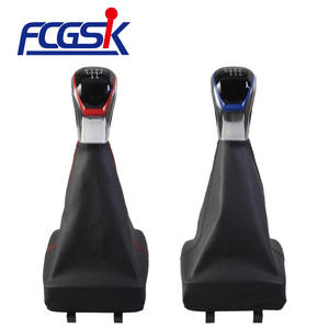 Housse de pommeau de levier de vitesse en cuir avec surpiqûres rouges pour Volkswagen Polo 9N 02-09 5 6 vitesses - Product Image 2