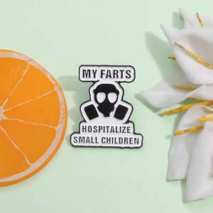 Spilla in smalto con frase divertente: 'I miei fiori di gas ospedalizzano i bambini piccoli', distintivo per zaino, regalo - Product Image 2