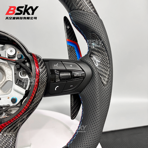 Volante Sportivo in Fibra di Carbonio con LED per <span class=keywords><strong>BMW</strong></span> <span class=keywords><strong>Serie</strong></span> E e F: F10 M5, <span class=keywords><strong>F20</strong></span>, F30 M3, F80 M4, F82 M2, F87, F90, F11, F13, E60, E90, E92 - Product Image 3