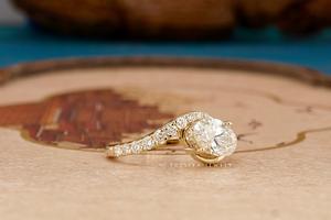 Anillo Ovalado de Dos Puntas para Uso Diario, Elegante Anillo de Mujer con Diseño Moderno y Minimalista, Ajuste Cómodo - Product Image 3