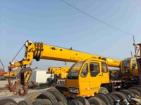 Grues mobiles Zoomlion d'occasion de haute qualité pour la construction à grande échelle, 30-80 tonnes, avec pompe, boîte de vitesses et moteur.