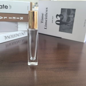 15Ml & 30Ml Vuông Chai Nước Hoa Thủy Tinh Với Vít <span class=keywords><strong>Cap</strong></span> Trong Suốt Rỗng Mỹ Phẩm Hương Thơm Refill Logo Có Thể In Phun Chai - Product Image 3