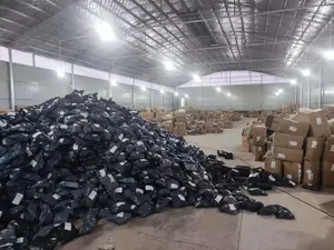 Chaussures de basket rétro de designer Traviscotts pour hommes, couleur olive moyen/noir Phantom, en mesh/nylon, à lacets, antidérapantes, confortables. - Product Image 5