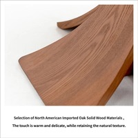 Table à manger minimaliste moderne en pierre frittée avec structure en bois massif et design veiné travertin pour hôtels, villas et petits appartements