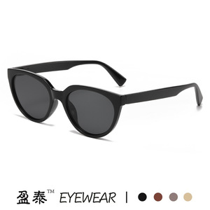 แว่นตา แว่นกันแดดทรงแคทอายสีขาวขุ่น UV400 กรอบพีซี แว่นกันแดดแฟชั่นสตรี - Product Image 2