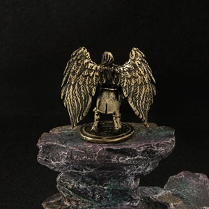 1 pz. Statuetta Decorativa da Tavolo in Ottone, <span class=keywords><strong>Angelo</strong></span> della Battaglia, Guerriero Maschile Muscoloso, Artigianato in Rame - Product Image 2