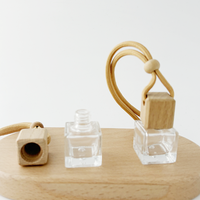 Diffuseurs de parfum pour voiture suspendus de luxe, flacons rectangulaires en verre transparent avec couvercle en bois et bouchon à vis, haute qualité, 8ml 10ml, parfum pour voiture