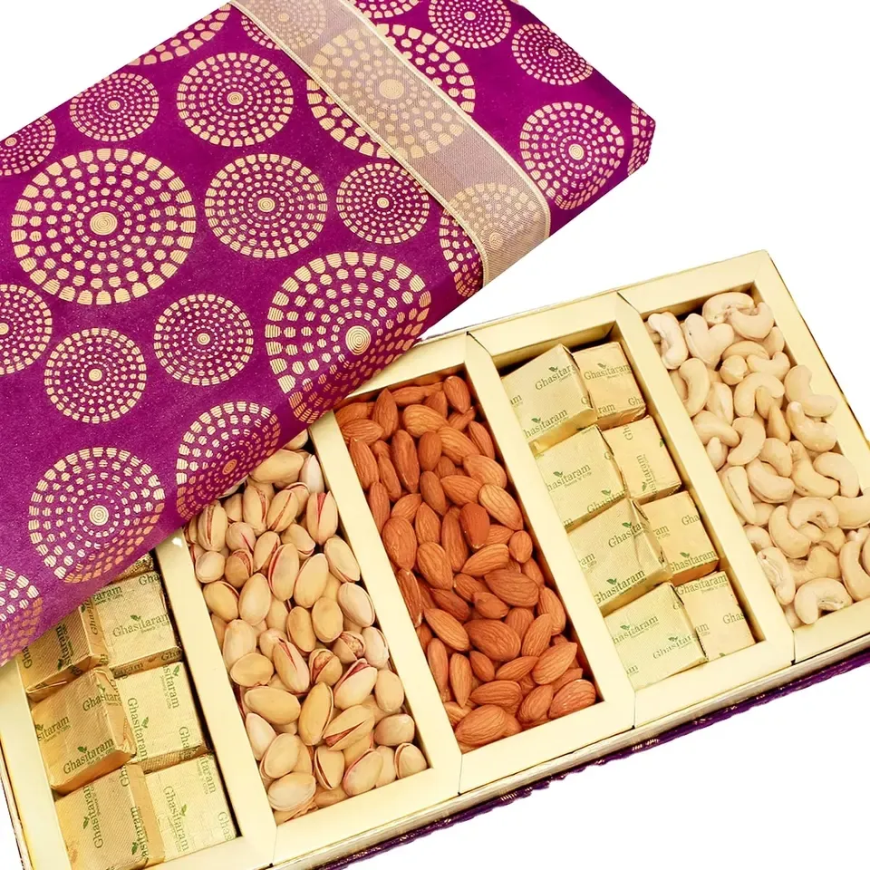 Özel Logo tek kullanımlık kağıt boş gıda ambalaj kutusu düğün kurutulmuş fındık paketlenmiş şeker kutuları kuru meyve Diwali hediye ambalaj kutusu