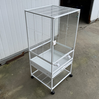 Cage à oiseaux de qualité supérieure, fabriquée en Chine, sur mesure, avec roues fixables, bien ventilée, robuste et durable, à vendre.