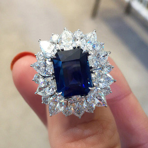 Anello con Accento Blu per Donne, Elegante Stile Intarsiato, Accessorio Moderno da Dito - Product Image 1