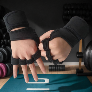 Gants de musculation unisexes 2026 personnalisables avec logo, en néoprène, fermeture magnétique, antidérapants et rembourrés, pour l'entraînement en salle de sport - Product Image 4