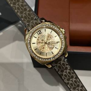 Montre élégante pour femme en cristal, style classique en toile et cuir, montre à quartz - Product Image 1