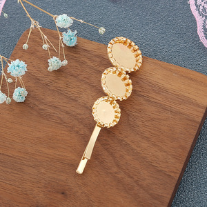 Pince à cheveux ondulée dorée 12 cm – Accessoire capillaire de haute qualité pour usage quotidien, style floral, pince courbée, pince tressée - Product Image 3