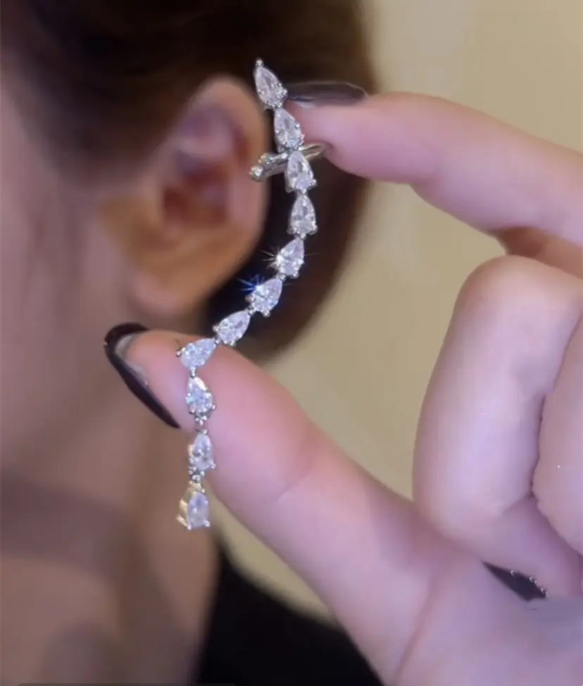 Fine Women Jewelry Iced Out Cubic Zirconia CZ Leaf Shaped Ear Cuff Women Non-Piercing Zircon Clip Earrings Party Jewelry Gifts