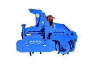 Herse rotative pliante robuste de 4 m à dents verticales pour préparation du sol et semis, pour tracteur