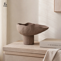 Plateau à chocolat en céramique moderne Jossin avec un design de piédestal irrégulier pour la décoration de la maison, service de fruits et de desserts
