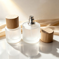 Großhandel Mattierte Parfümflaschen 30ml 50ml 100ml – Leere Glas-Parfümflaschen nach Maß mit Holzverschluss und Sprühkopf