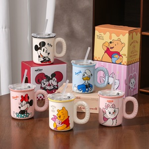 Taza Infantil <span class=keywords><strong>de</strong></span> Alta Calidad para Uso Doméstico, Resistente a Altas Temperaturas, Apta para Microondas, Taza <span class=keywords><strong>de</strong></span> Cerámica con Diseño <span class=keywords><strong>de</strong></span> Dibujos Animados, con Tapa y Pajita - Product Image 1