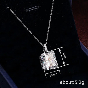 Collana Geometrica Quadrata con Micro Pavé per Donne, Gioielli Minimalisti alla Moda - Product Image 4