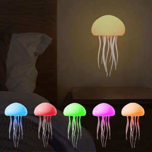 Voix de lumière de méduse à changement de couleur RVB forte activée avec des tentacules flottants pour l'ambiance - Product Image 1