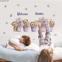 Stiker Dinding Beruang dengan Pot Bunga Lavender Ungu Muda, Stiker Dinding Kupu-kupu Bahasa Inggris Selamat Datang di Rumah untuk Ruang Tamu