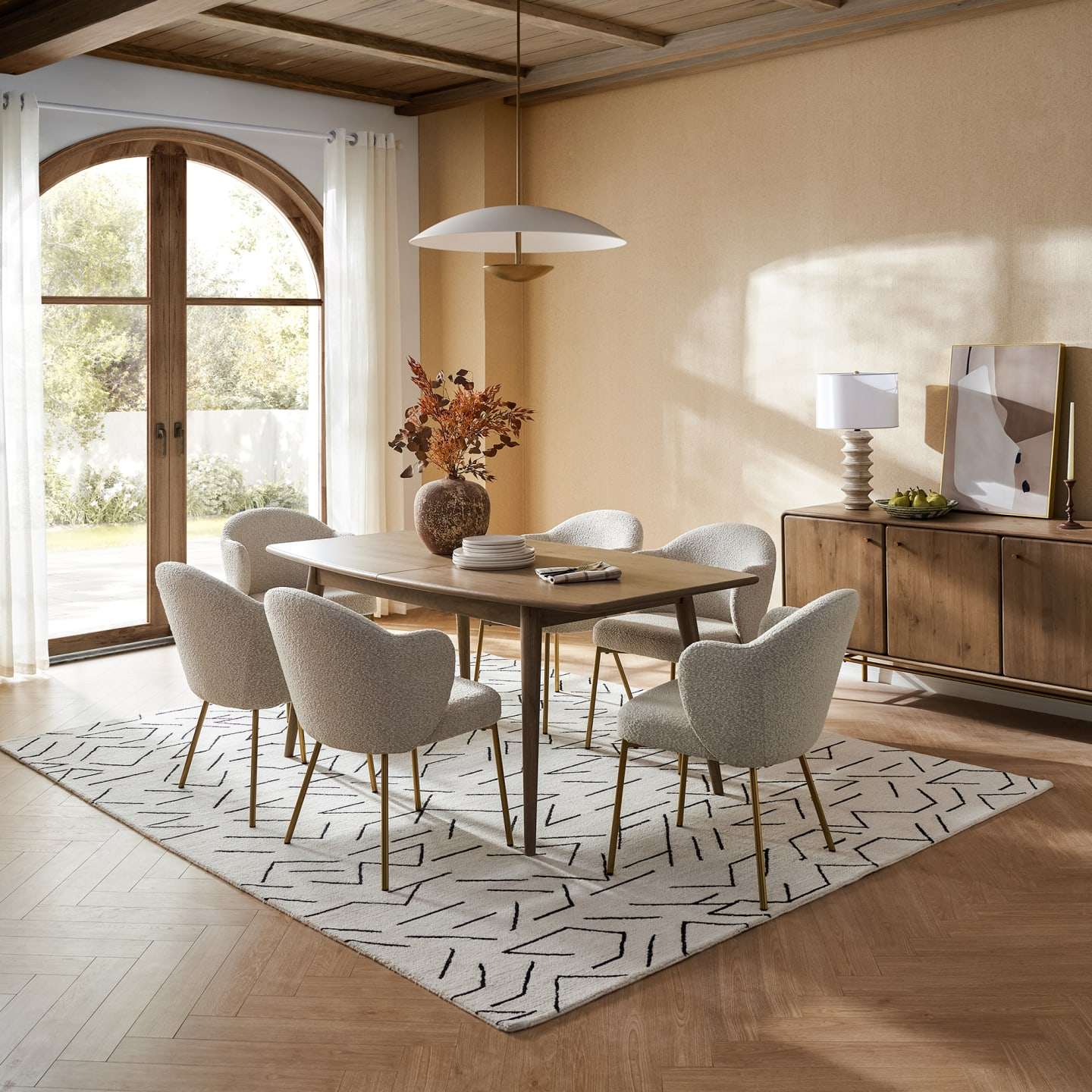 New Arrival Design Wholesale Furniture High End Quality Set Solid Wooden Extend Dining Table for Dinner Event
