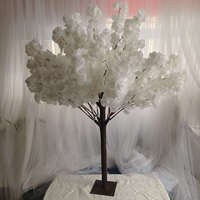 EG-TG004 Élégante plante d'intérieur Sakura 1,50 m (5 pieds) Arbre artificiel de cerisier blanc pour centre de table de mariage