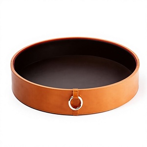 Plateau décoratif rond en cuir de luxe avec poignées en métal, design traditionnel pour la maison ou le bureau - Product Image 4