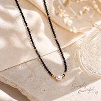 Collier Perlé Go2boho, Perles de Verre Facettées Noires, Imitation Perle, Détail Plaqué Or, Réglable 42cm, Bijou Cadeau