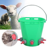 Seau d'alimentation pour vache en plastique à multiples embouts 8l seau d'alimentation pour lait d'agneau haute capacité seau d'alimentation pour lait de mouton seau d'alimentation pour bétail mouton