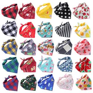 Vente en gros de bandana en microfibre pour chien de style européen américain bandana pour animaux de compagnie en triangle bandana personnalisé pour chiot imprimé chien pour l'extérieur - Product Image 1