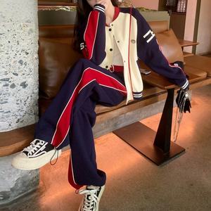 ชุดวอร์มกีฬาผู้หญิงคุณภาพสูงขายส่ง ชุดเซ็ท 2 ชิ้น เสื้อฮู้ดครอปและกางเกงจ็อกเกอร์ ชุดวอร์มไซส์ใหญ่สำหรับผู้หญิง - Product Image 1