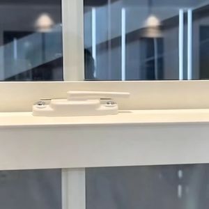 หน้าต่างอลูมิเนียมตกแต่งบ้านสไตล์โมเดิร์น UPVC 82 แบบบานเลื่อนเดี่ยวสำหรับห้องครัวและห้องน้ำ - Product Image 2
