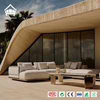 Canapé modulaire haut de gamme en forme de U avec coussins en velours et bordure métallique – Meuble de luxe sur mesure clé en main pour projets de villas et penthouses