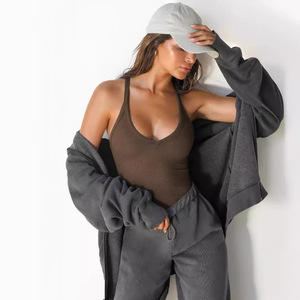 Débardeur Cami Col V Femme en Gros avec Logo Frontal Tricoté Coupe Slim Décontracté Été Polyester - Product Image 2