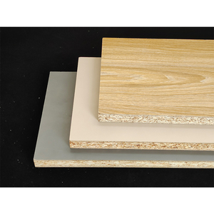 Panneaux <span class=keywords><strong>de</strong></span> particules mélaminés pré-laminés haute brillance <span class=keywords><strong>de</strong></span> 12 mm, 18 mm, 16 mm <span class=keywords><strong>d</strong></span>'épaisseur pour la <span class=keywords><strong>d</strong></span>écoration intérieure – <span class=keywords><strong>Italie</strong></span> - Product Image 1