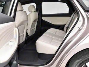 <span class=keywords><strong>Nissan</strong></span> N6 2026: Berlina Elettrica PHEV a <span class=keywords><strong>4</strong></span> Porte e 5 Posti, DHT 21.1kwh 155kw 1.5L - Product Image 6