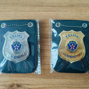 Pack De 2 Insignias De Policía De Metal Plateado - Placas Con Imperdible, Ideales Para Disfraces De Halloween, Carnaval O Juegos De Rol Infantiles