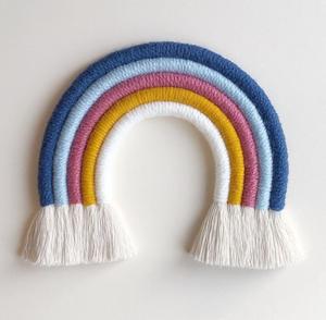 Grande décoration murale en macramé faite à la main - Product Image 1