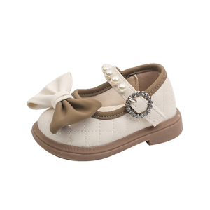 Chaussures de créateurs en cuir pour enfants, avec nœud et perles, chaussures de princesse à semelle souple pour bébés filles - Product Image 1