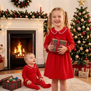 Pyjama Bébé de Noël Rouge en Coton, Combinaison à Col Peter Pan Manches Longues Monogrammée, Robe de Nuit Assortie pour Petite Fille 2026 - Product Image 1