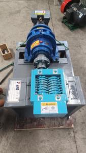 Trituratore a doppio albero per frantumazione di rifiuti plastici, triturazione di <span class=keywords><strong>carta</strong></span>, frantumazione di bottiglie per animali domestici con 1 anno di garanzia in fabbrica. - Product Image 2