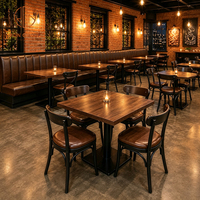 Ensemble de mobilier de restaurant de luxe sur mesure Ron Group : chaise en métal personnalisée, table carrée en bois massif, banquette en cuir à dossier haut