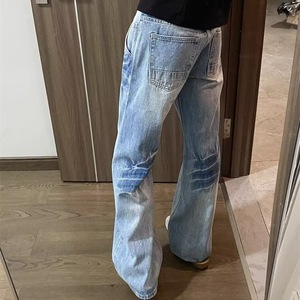 Pantalones vaqueros de hombre con dobladillo y detalles en el borde, corte recto, venta al por mayor - Product Image 2