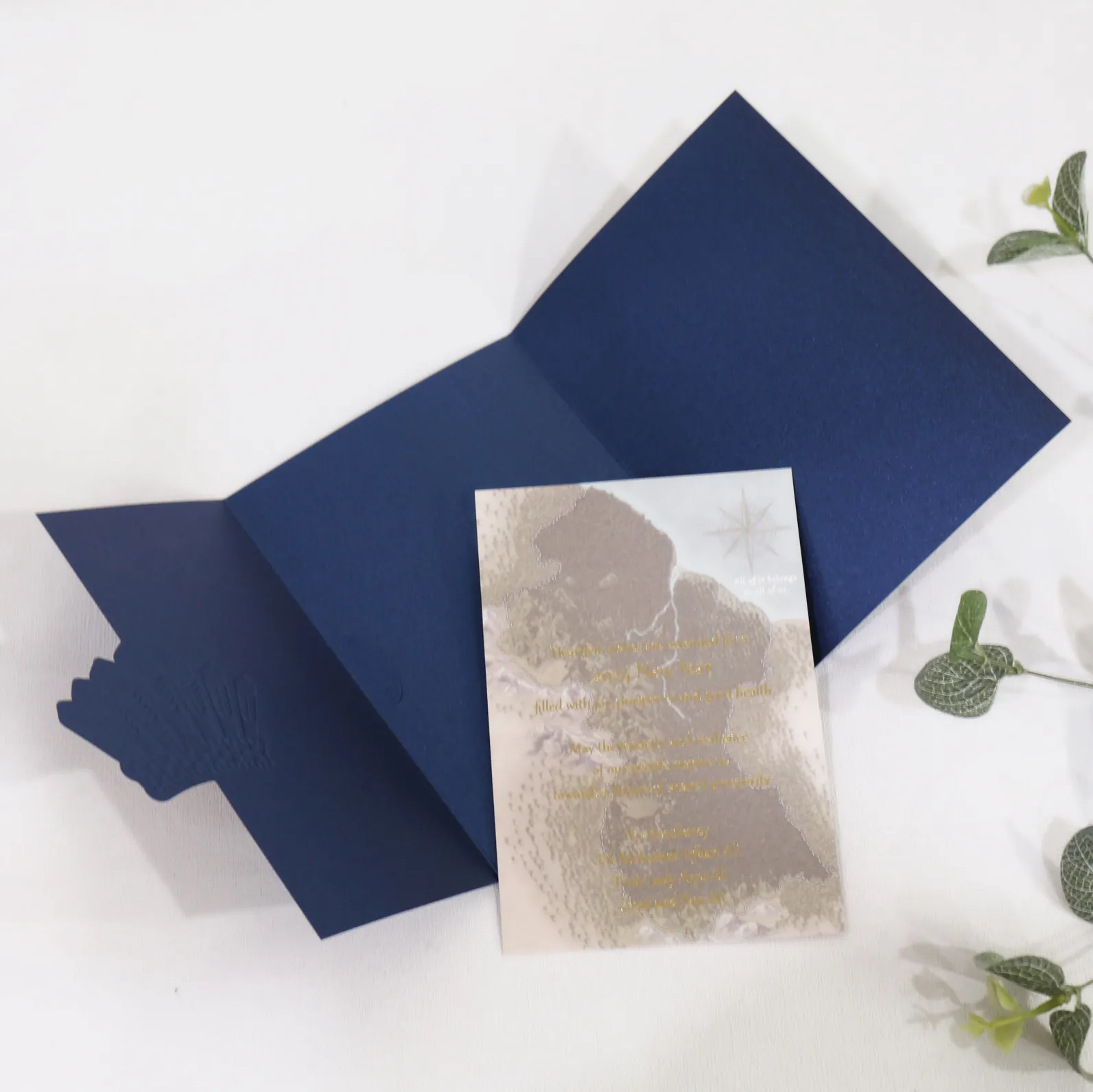 Neueste dreifaltige Navy Hochzeitseinladung bunt bedruckte Hauptkarte mit Goldfolienkrone-Design