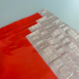 Custom Red Durable PE Poly Gravure Impreso Rolling Mailer Bags Autosellado Courier Mailing Solutions para el envío de comercio electrónico - Product Image 1