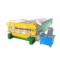 Machine de formage de tuiles en panneaux métalliques à double couche avec engrenage et moteur en acier coloré pour toiture et bardage