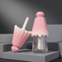 Tube de brillant à lèvres ABS personnalisé OEM, flacon octogonal transparent, capuchon plissé rose cosmétique, bouton hexagonal, applicateur doe-foot